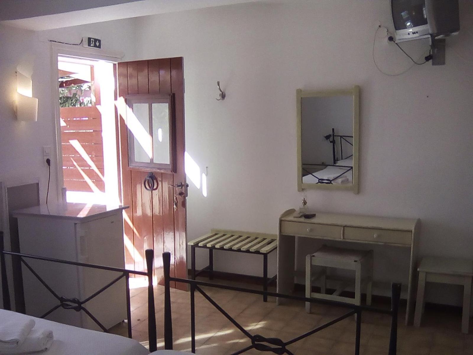 Spitia Vasili Aparthotel Kapsálion Екстериор снимка